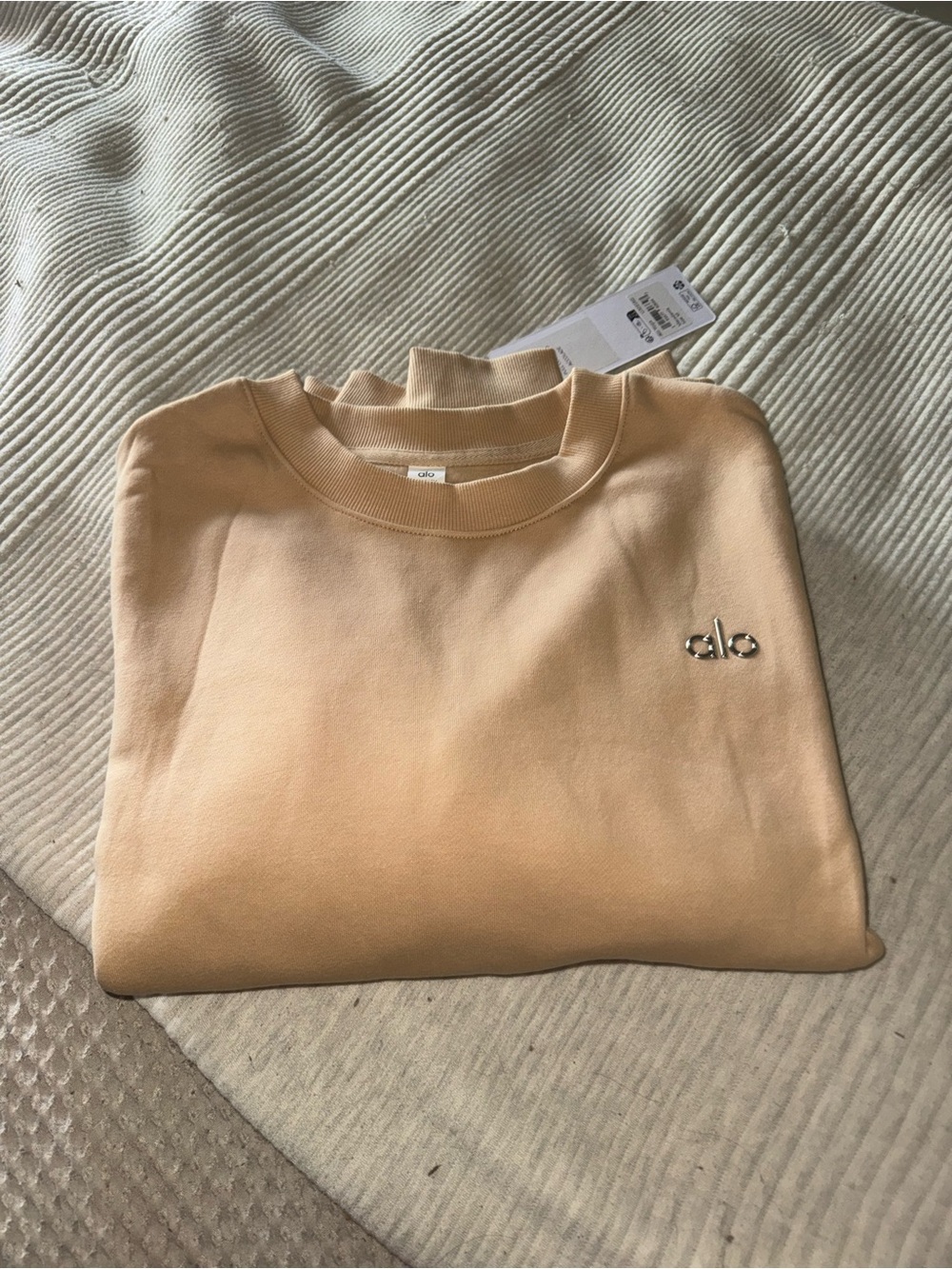 Accolade crew neck macadamia